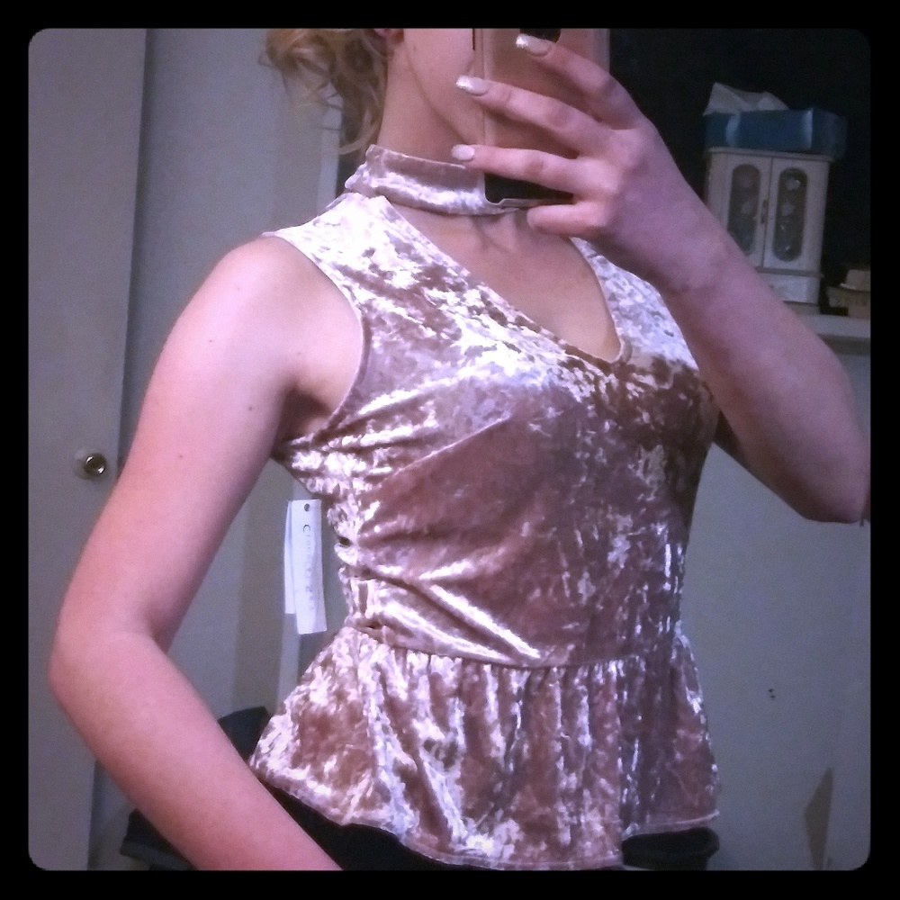 💎NWT💎 Light pink Cloud & Sky velvet top